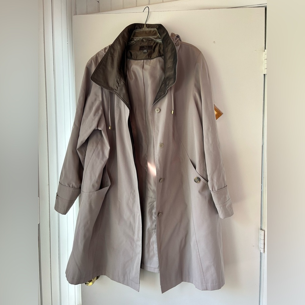 Gallery Women's Tan Trench Coat